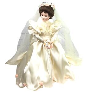 Ashton Drake 1994 Elizabeth Victorian Bride 19" From Collection Doll With Stand